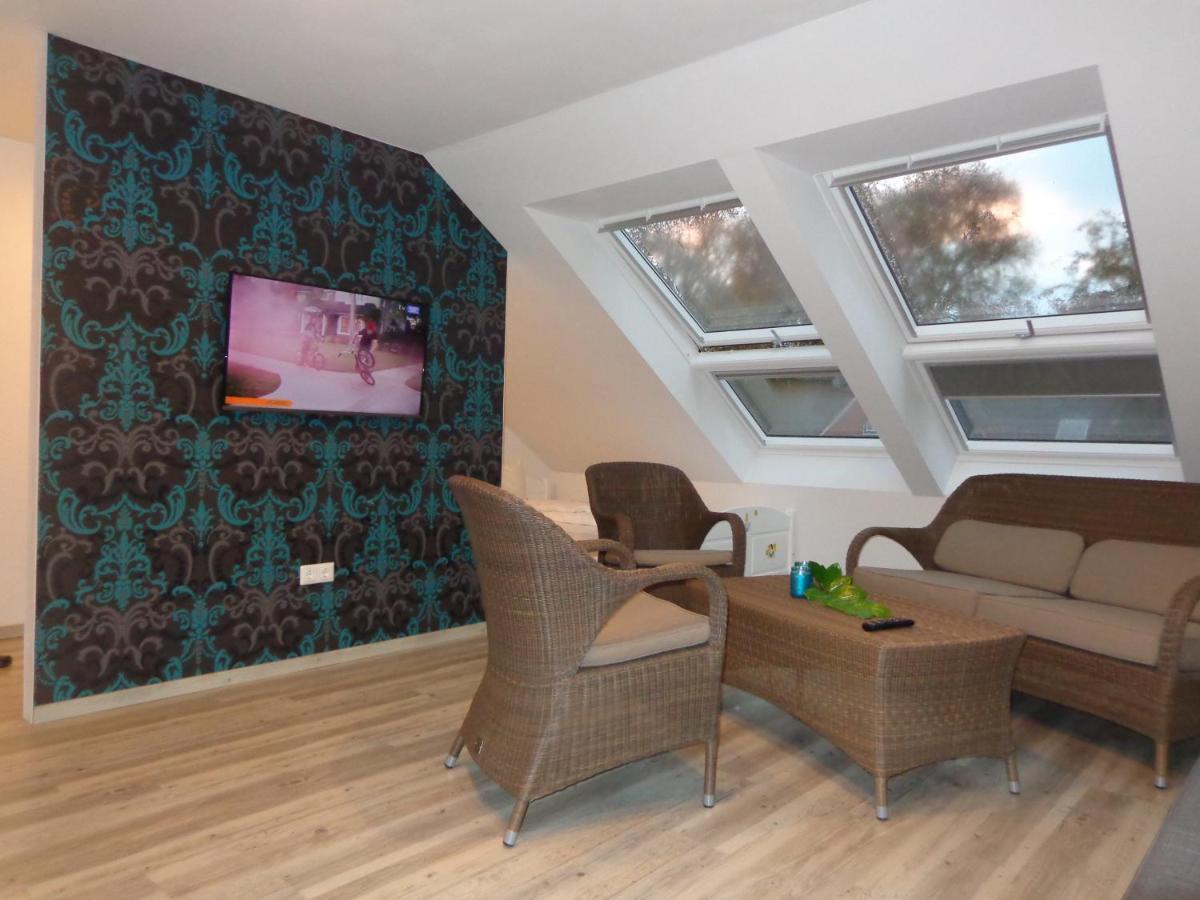 Ostfrieslands Perle Ferienwohnung an der Nordseeküste, Sauna, Terrasse, Garten, ruhige Lage, WLAN Norden Exterior foto